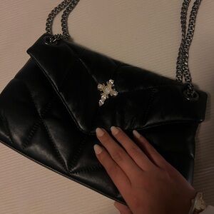 Elegant leather Black Handbag